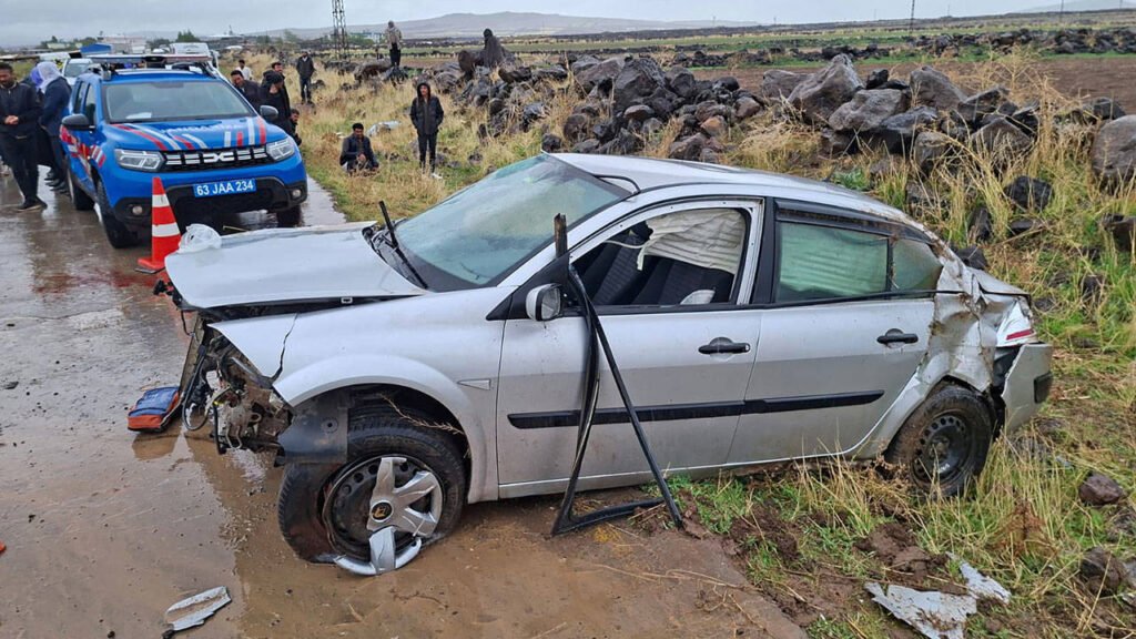 Siverek'te Şarampole Devrilen Otomobilin Sürücüsü Yaşamını Yitirdi
